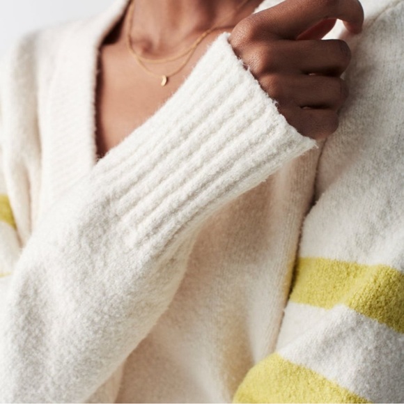 Faherty Varsity V-Neck Sweater in Cream size Small - Picture 5 of 11